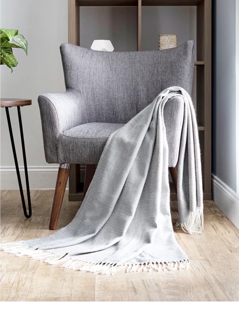 New gorgeous 50x60 Light Gray Herringbone  Knit Throw Blanket - Soft Home Bed
